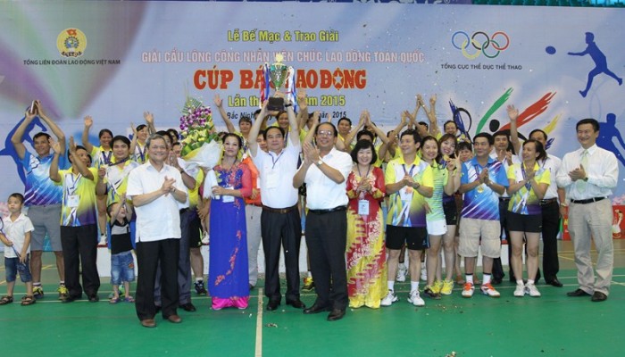 Giải cầu lông Cúp Báo Lao Động 2015 – Cúp vô địch lần nữa lại về tay Bắc Ninh