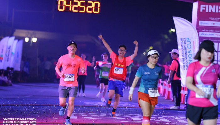 Chinh phục VnExpress Marathon Hà Nội Midnight 2023 cùng Hồng Linh Cốt.
